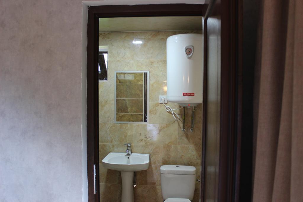 Sakhli Laghamshi Hotel Mestia Ngoại thất bức ảnh
